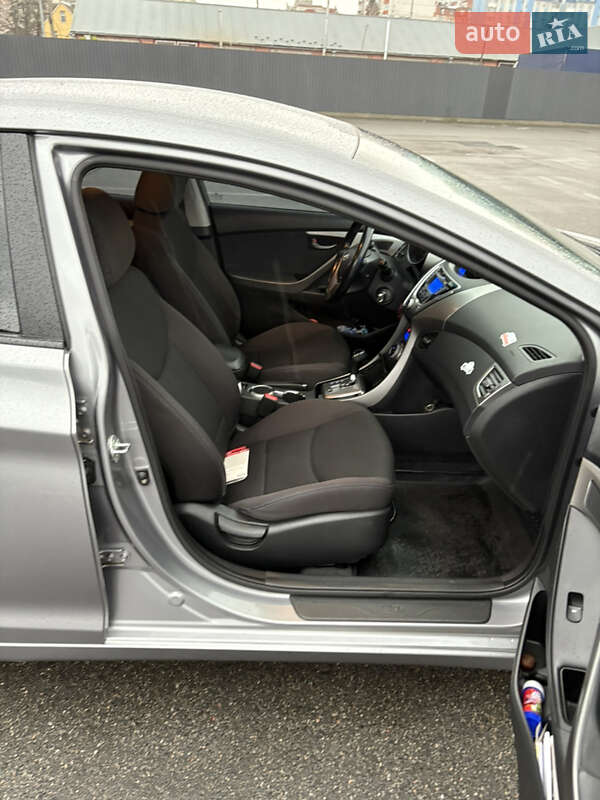 Седан Hyundai Elantra 2012 в Броварах