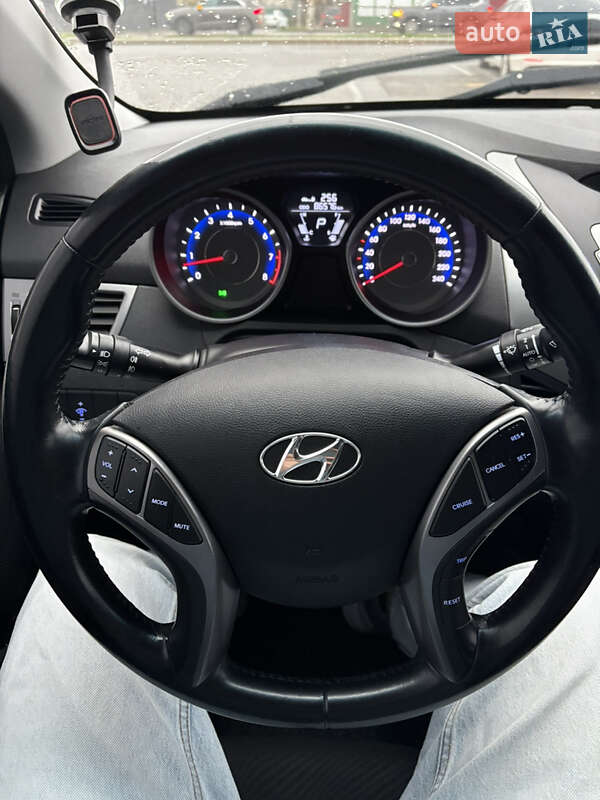 Седан Hyundai Elantra 2012 в Броварах