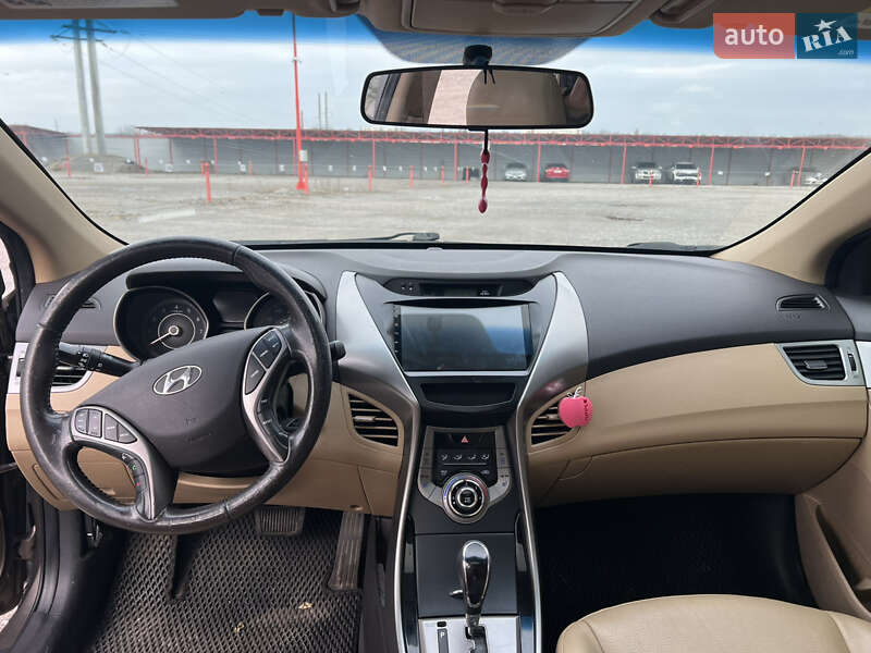 Седан Hyundai Elantra 2013 в Ирпене