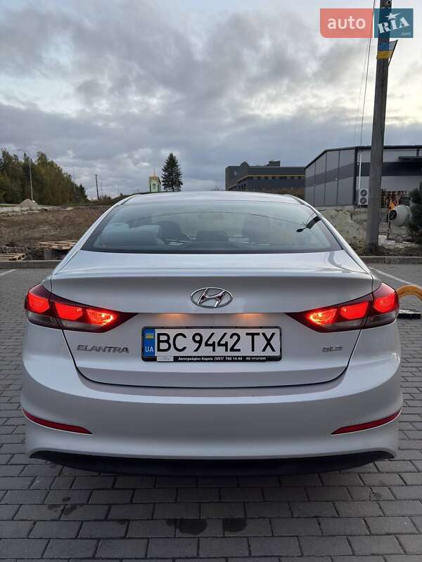 Седан Hyundai Elantra 2018 в Львове