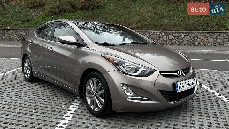 Седан Hyundai Elantra 2015 в Києві