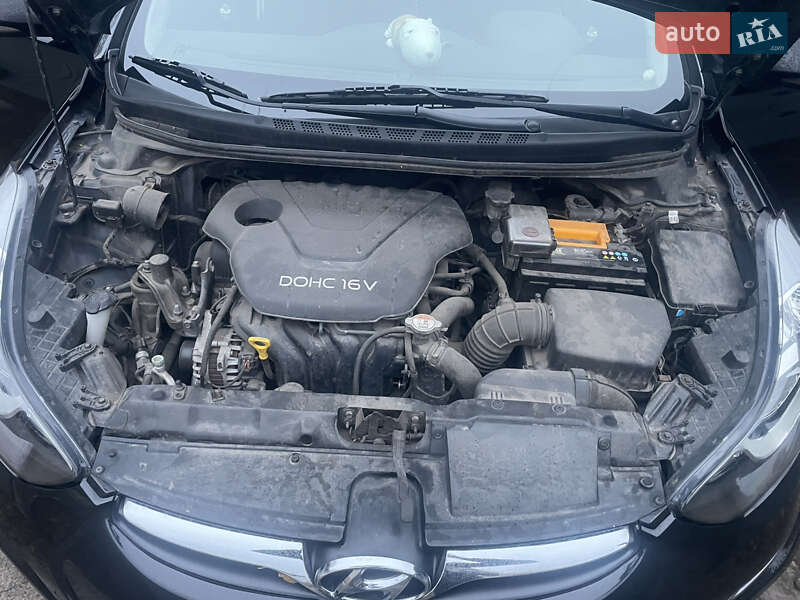 Седан Hyundai Elantra 2013 в Павлограде