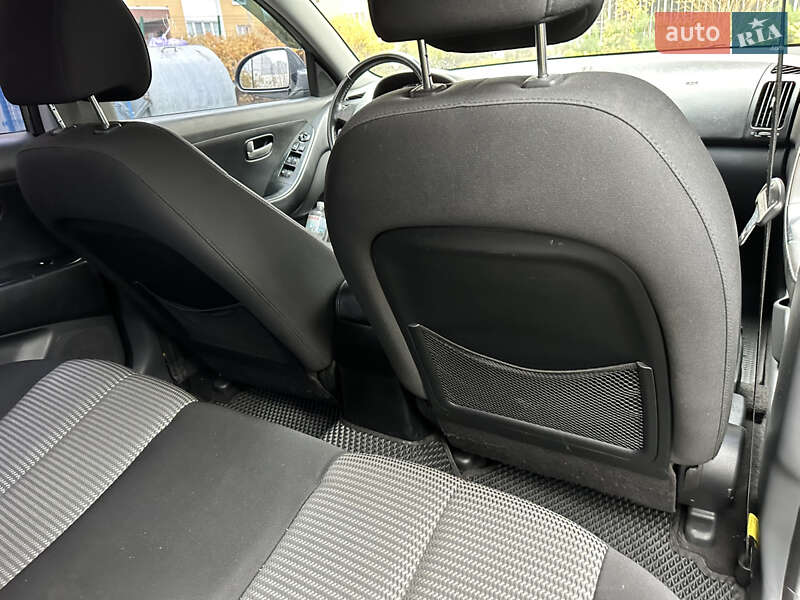 Седан Hyundai Elantra 2008 в Киеве