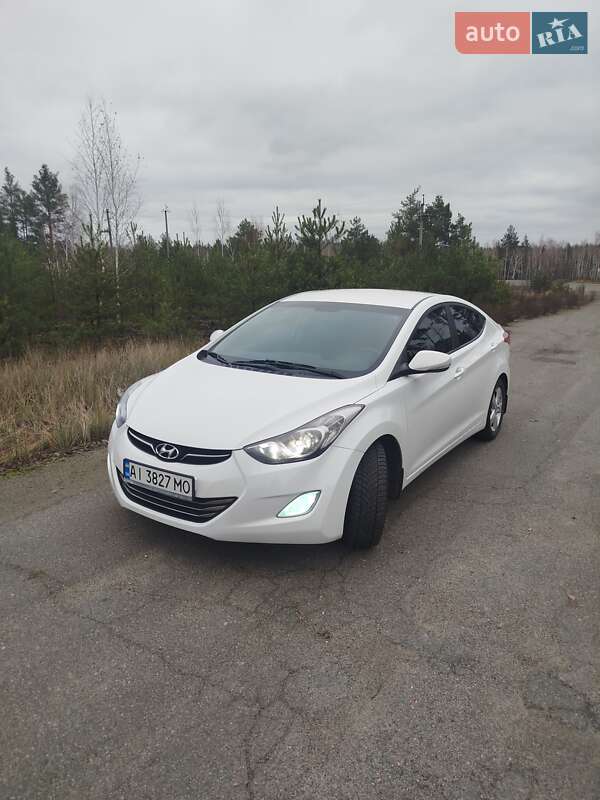 Седан Hyundai Elantra 2013 в Иванкове