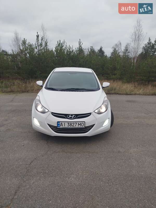 Седан Hyundai Elantra 2013 в Иванкове