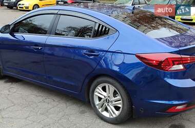 Седан Hyundai Elantra 2019 в Києві