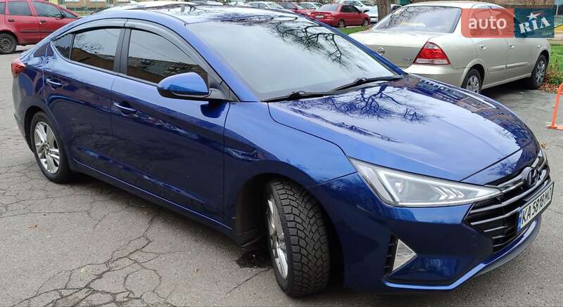 Седан Hyundai Elantra 2019 в Києві