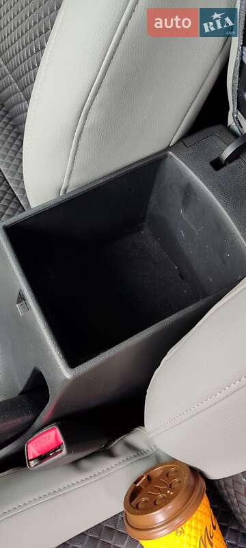 Седан Hyundai Elantra 2019 в Києві