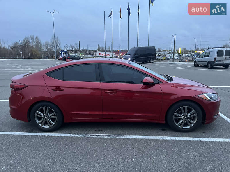Седан Hyundai Elantra 2016 в Києві
