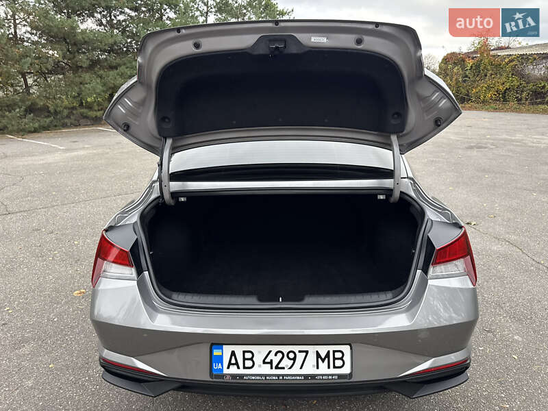 Седан Hyundai Elantra 2021 в Гнівані