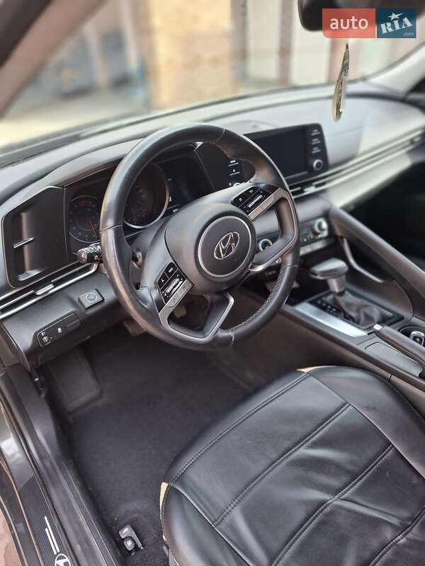 Седан Hyundai Elantra 2021 в Устиновке