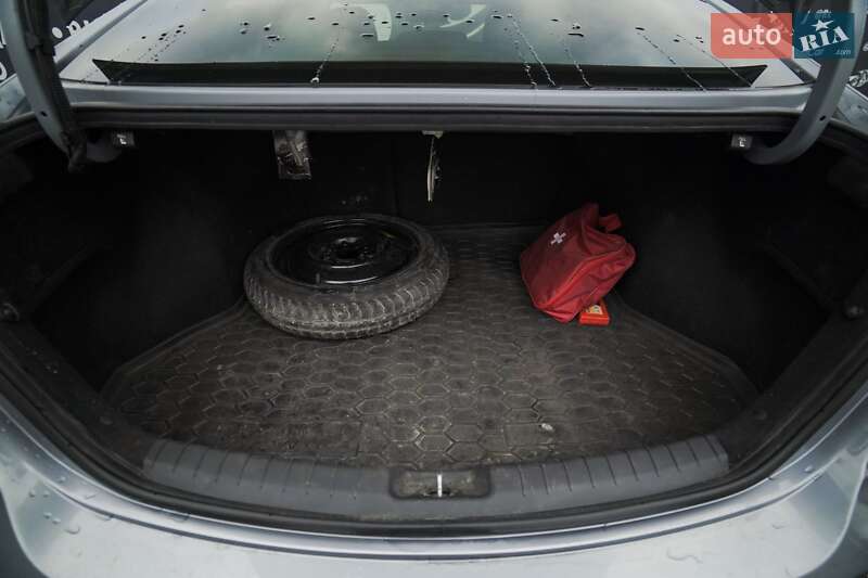 Седан Hyundai Elantra 2016 в Харкові