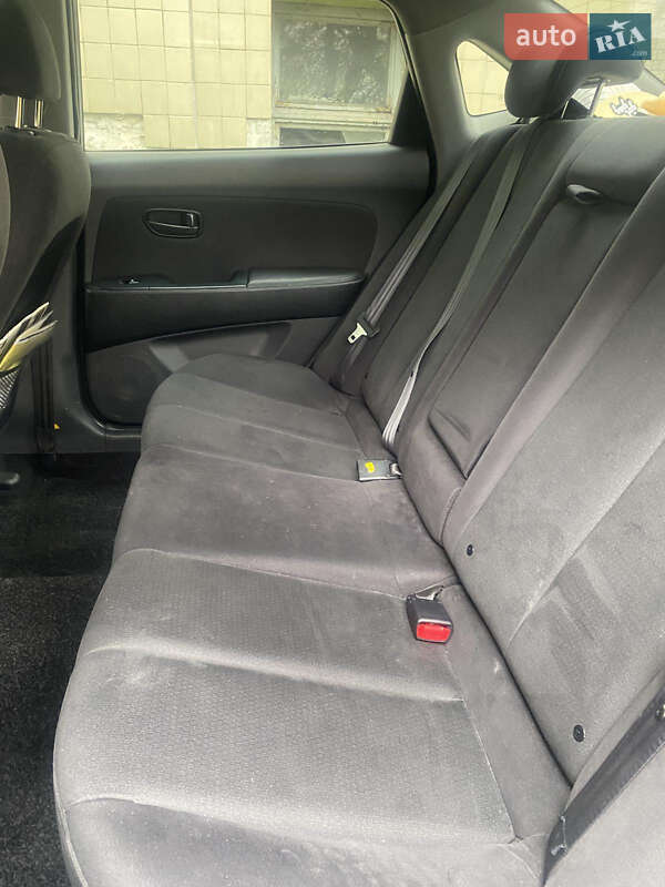 Седан Hyundai Elantra 2008 в Львове