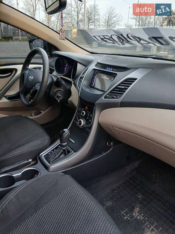 Седан Hyundai Elantra 2015 в Кагарлыке