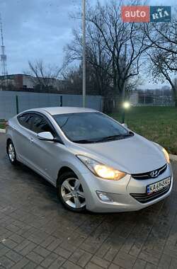 Седан Hyundai Elantra 2013 в Києві