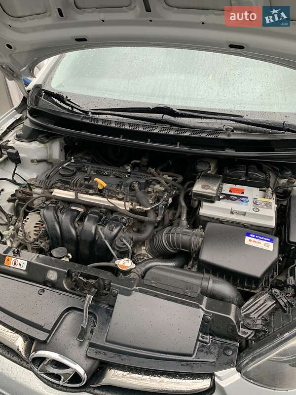 Седан Hyundai Elantra 2013 в Киеве фото 20 Седан Hyundai Elantra 2013 в Киеве