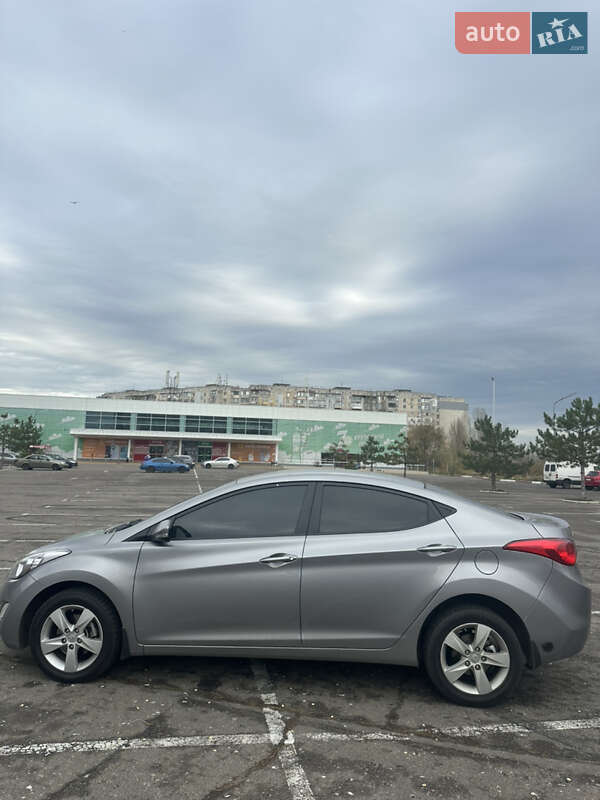 Седан Hyundai Elantra 2011 в Николаеве