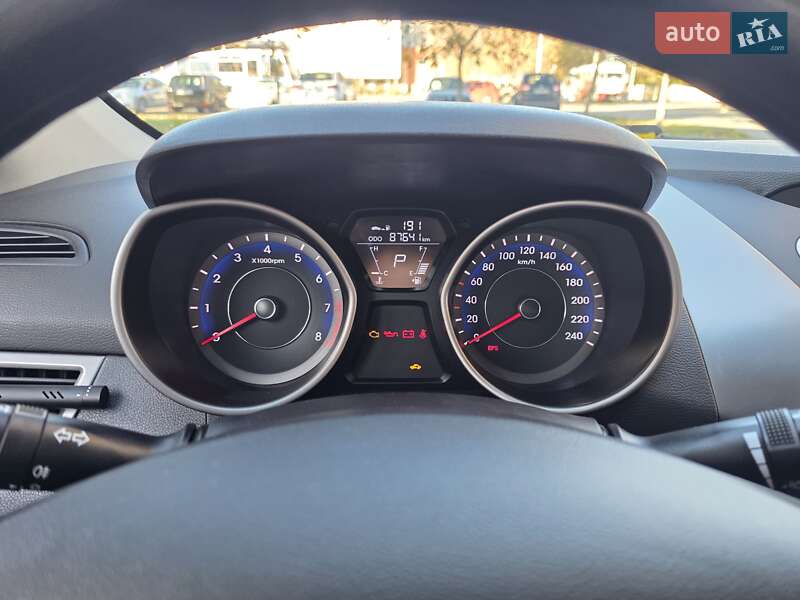 Седан Hyundai Elantra 2013 в Одессе