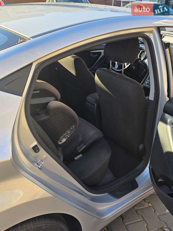 Седан Hyundai Elantra 2013 в Одессе