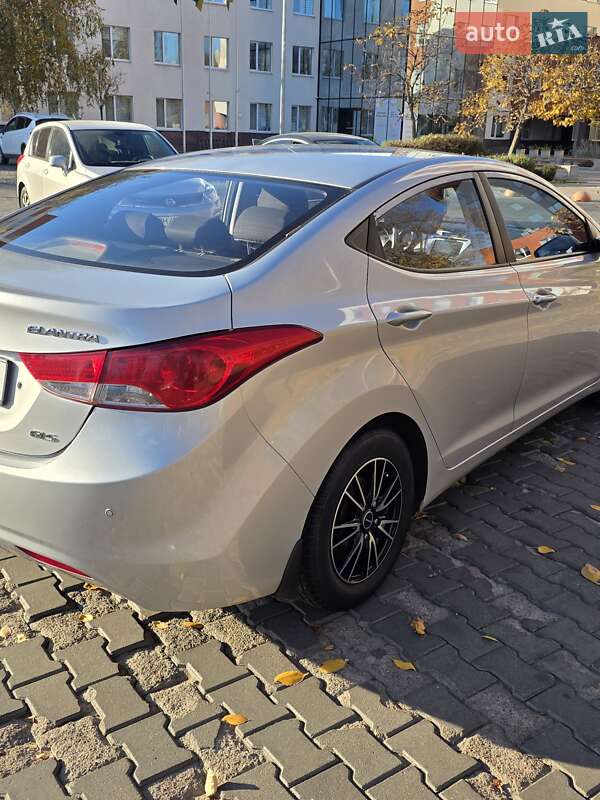 Седан Hyundai Elantra 2013 в Одессе
