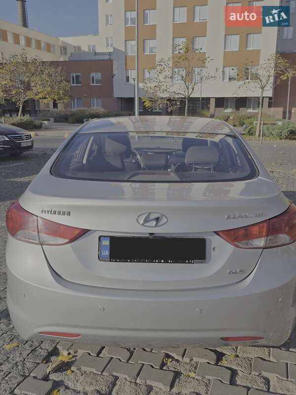 Седан Hyundai Elantra 2013 в Одессе
