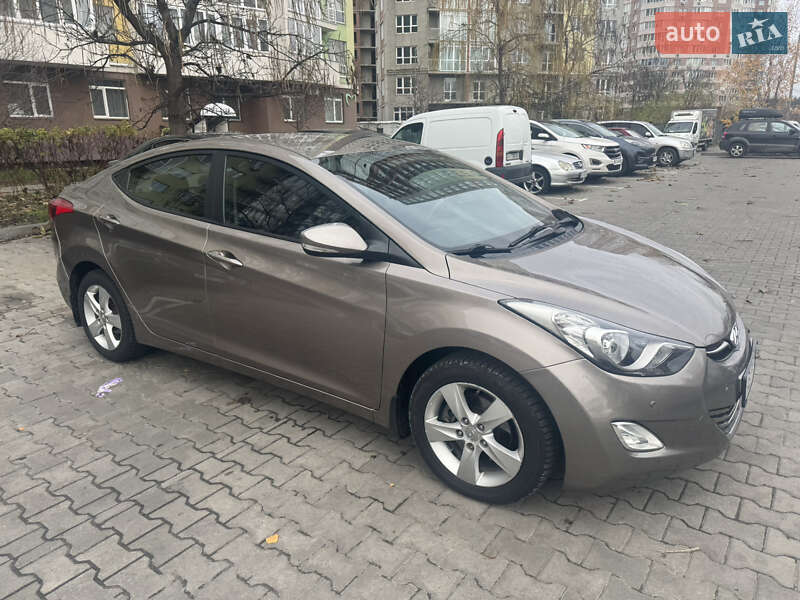 Седан Hyundai Elantra 2012 в Броварах