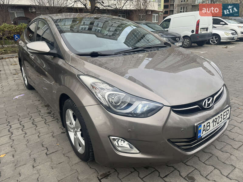 Седан Hyundai Elantra 2012 в Броварах