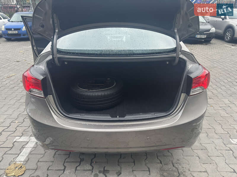 Седан Hyundai Elantra 2012 в Броварах