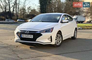 Седан Hyundai Elantra 2019 в Києві