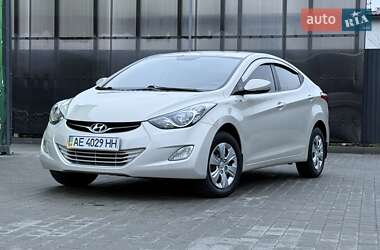Седан Hyundai Elantra 2011 в Днепре