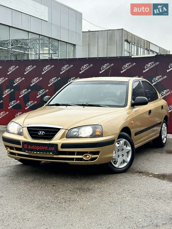 Седан Hyundai Elantra 2004 в Сумах