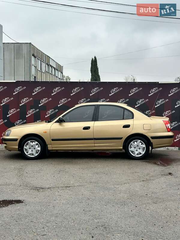 Седан Hyundai Elantra 2004 в Сумах