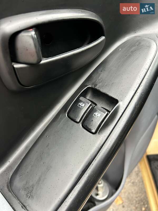 Седан Hyundai Elantra 2004 в Сумах