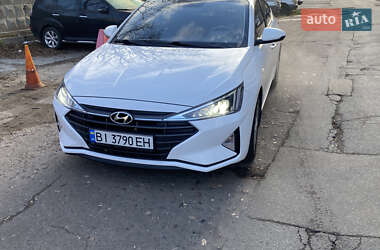 Седан Hyundai Elantra 2019 в Києві