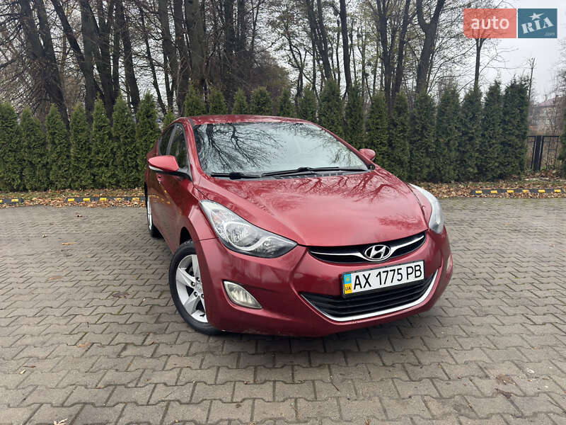 Hyundai Elantra 2013