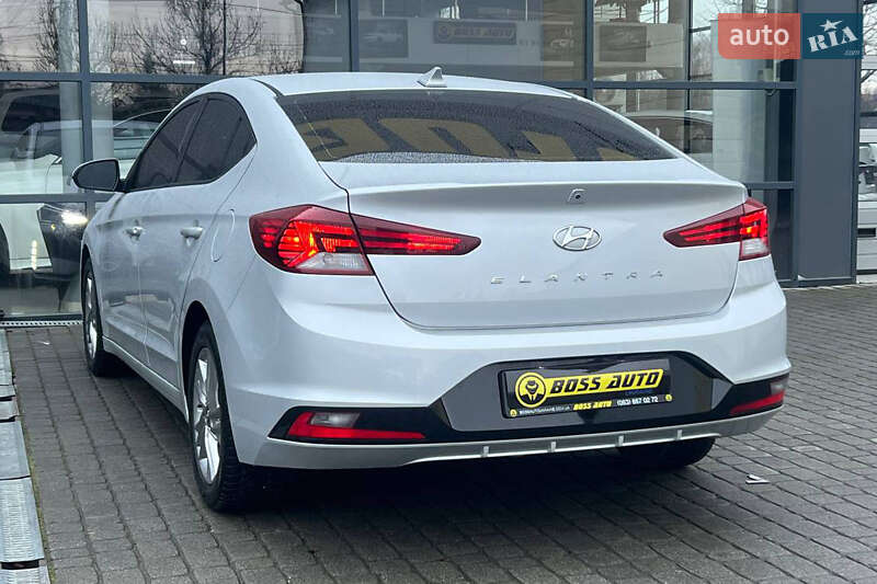 Седан Hyundai Elantra 2019 в Ивано-Франковске
