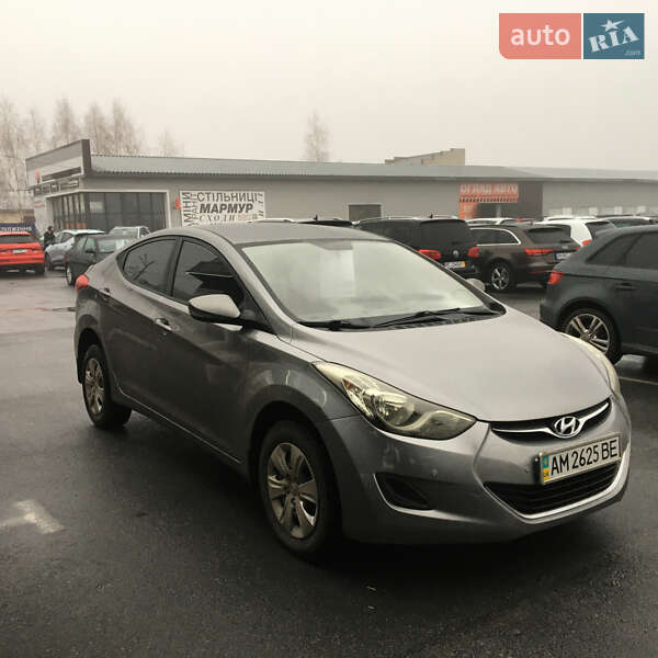 Hyundai Elantra 2011