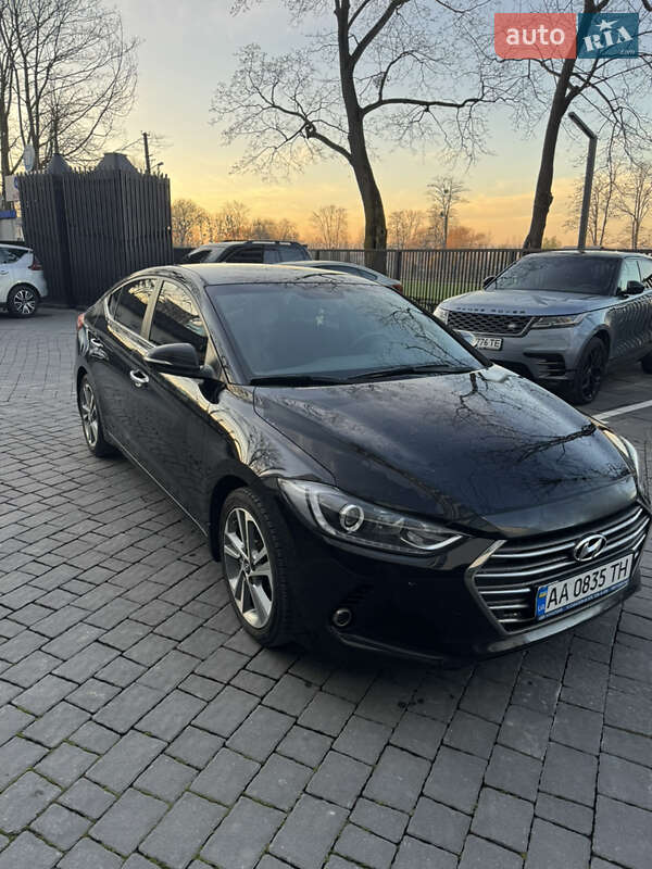 Седан Hyundai Elantra 2017 в Ивано-Франковске