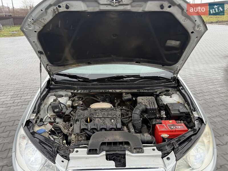 Седан Hyundai Elantra 2010 в Черновцах