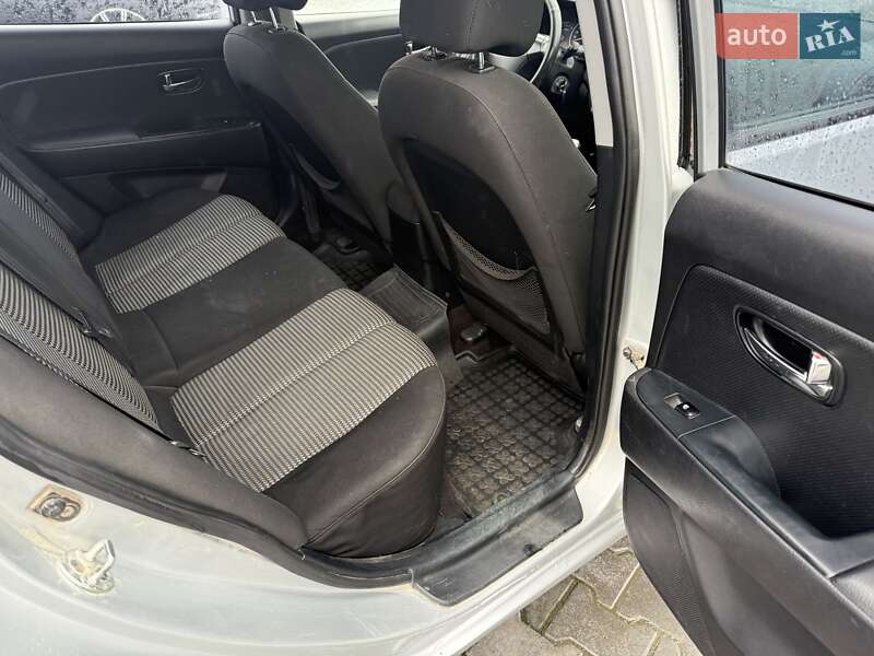 Седан Hyundai Elantra 2010 в Черновцах