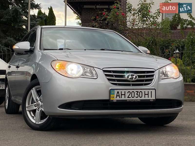 Hyundai Elantra 2011