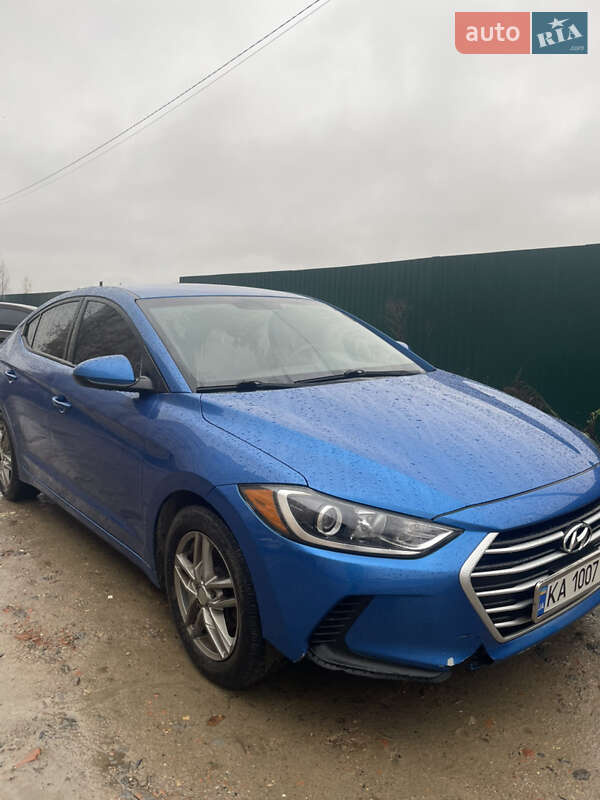 Седан Hyundai Elantra 2016 в Киеве