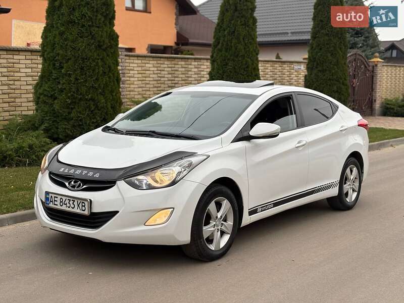 Седан Hyundai Elantra 2011 в Киеве