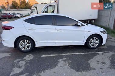 Седан Hyundai Elantra 2016 в Харкові