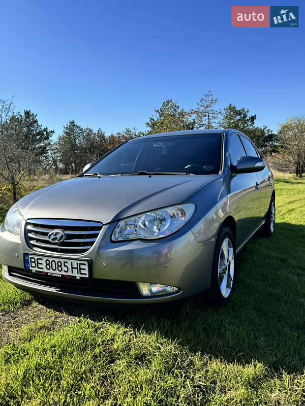 Hyundai Elantra 2011