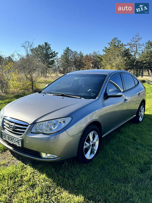 Седан Hyundai Elantra 2011 в Николаеве