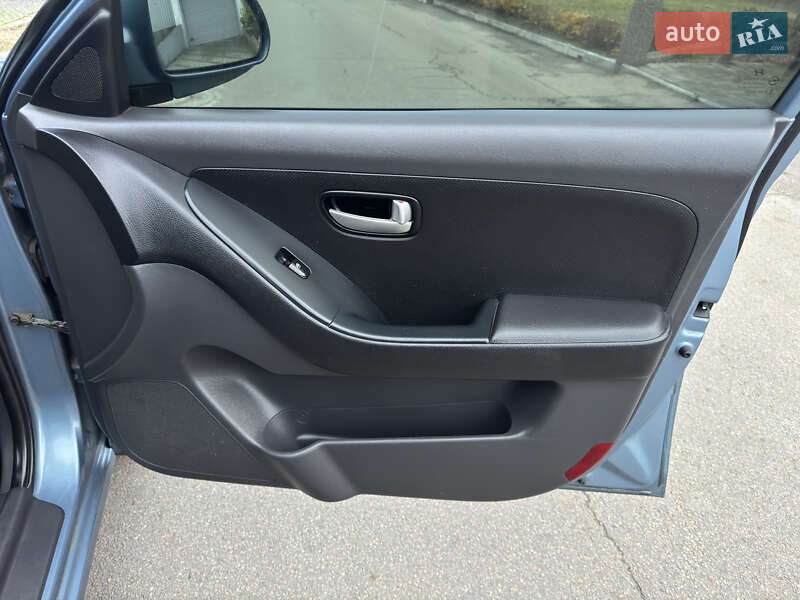 Седан Hyundai Elantra 2009 в Днепре