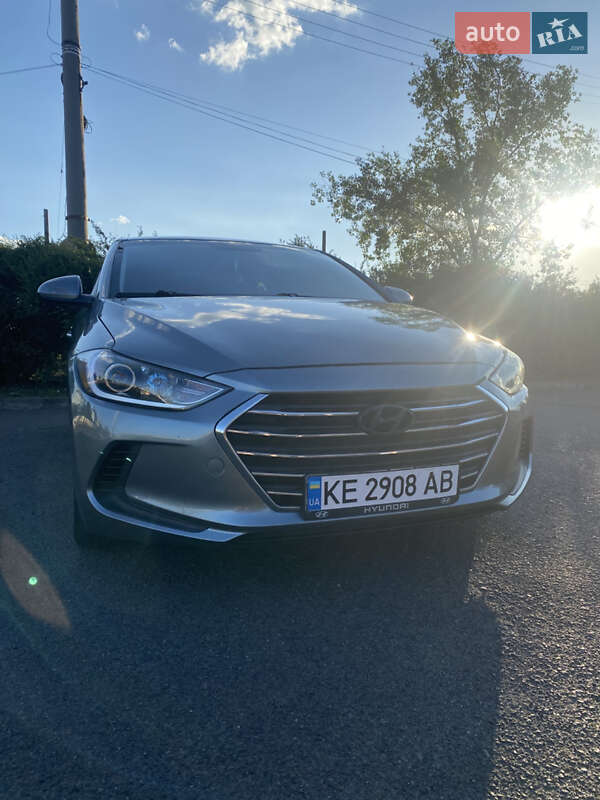 Седан Hyundai Elantra 2018 в Кривом Роге