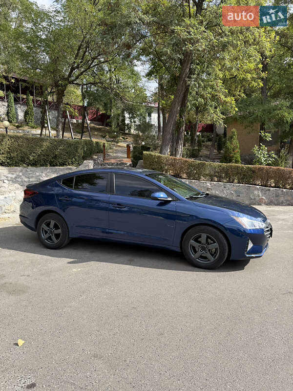 Седан Hyundai Elantra 2019 в Кропивницком