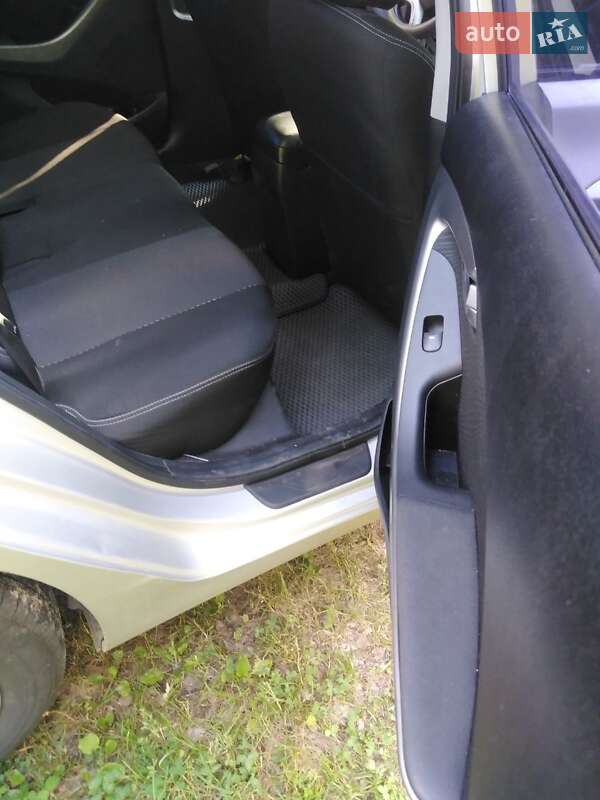 Седан Hyundai Elantra 2011 в Варве